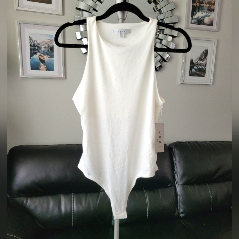 💗 NWT Gaze White Halter Size Medium Body Suit
